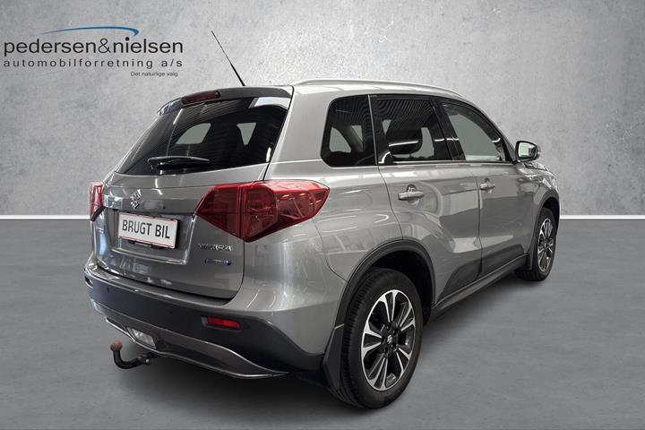Grå Suzuki Vitara fra 2021