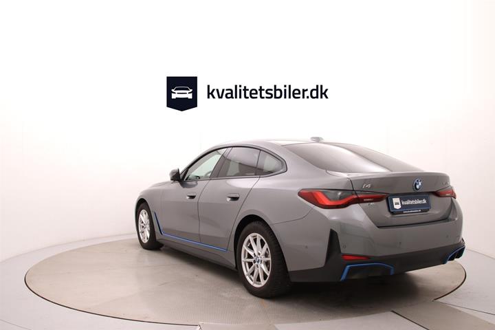 Grå BMW i4 fra 2022