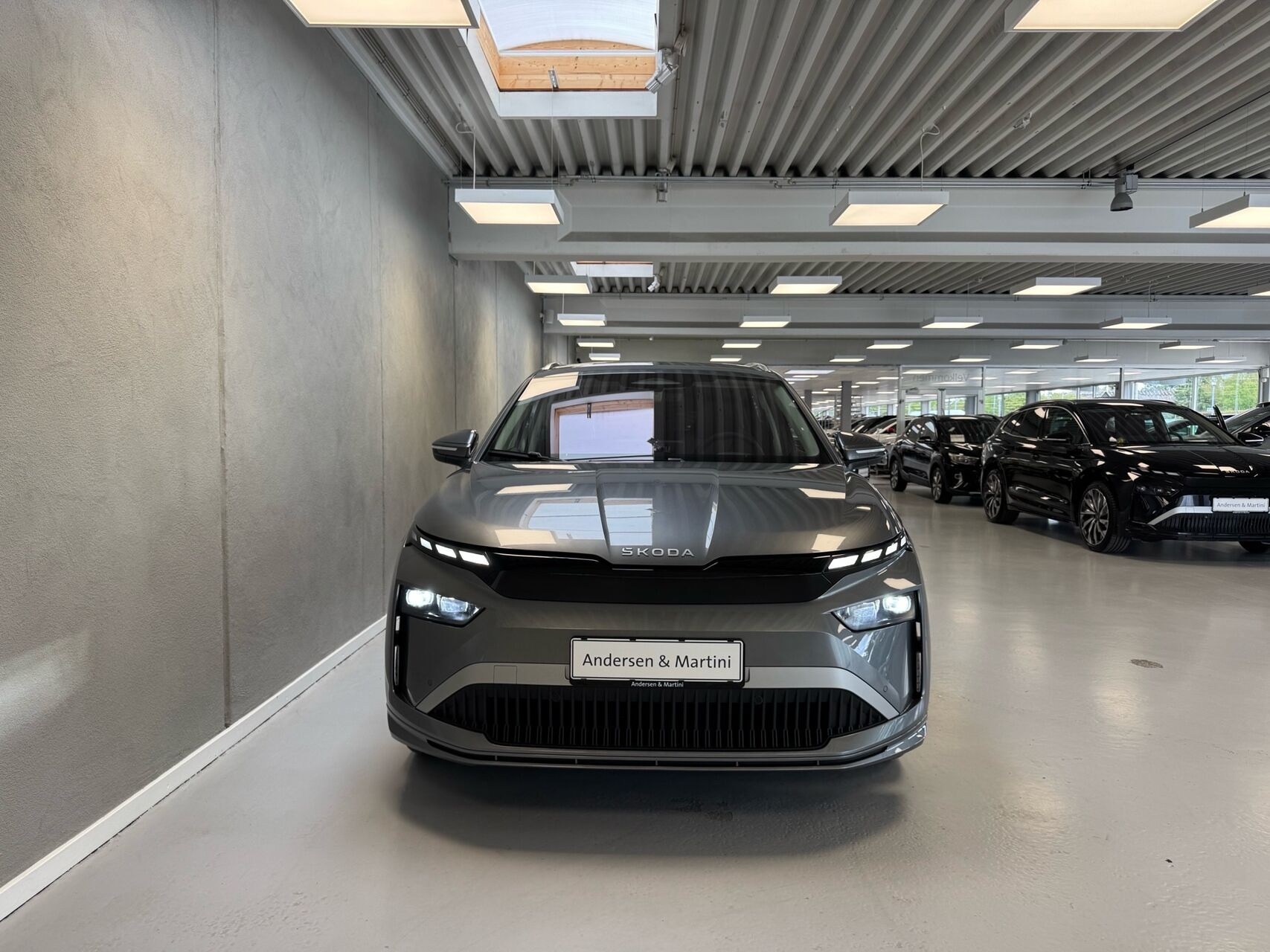 Grå Skoda Enyaq fra 2026
