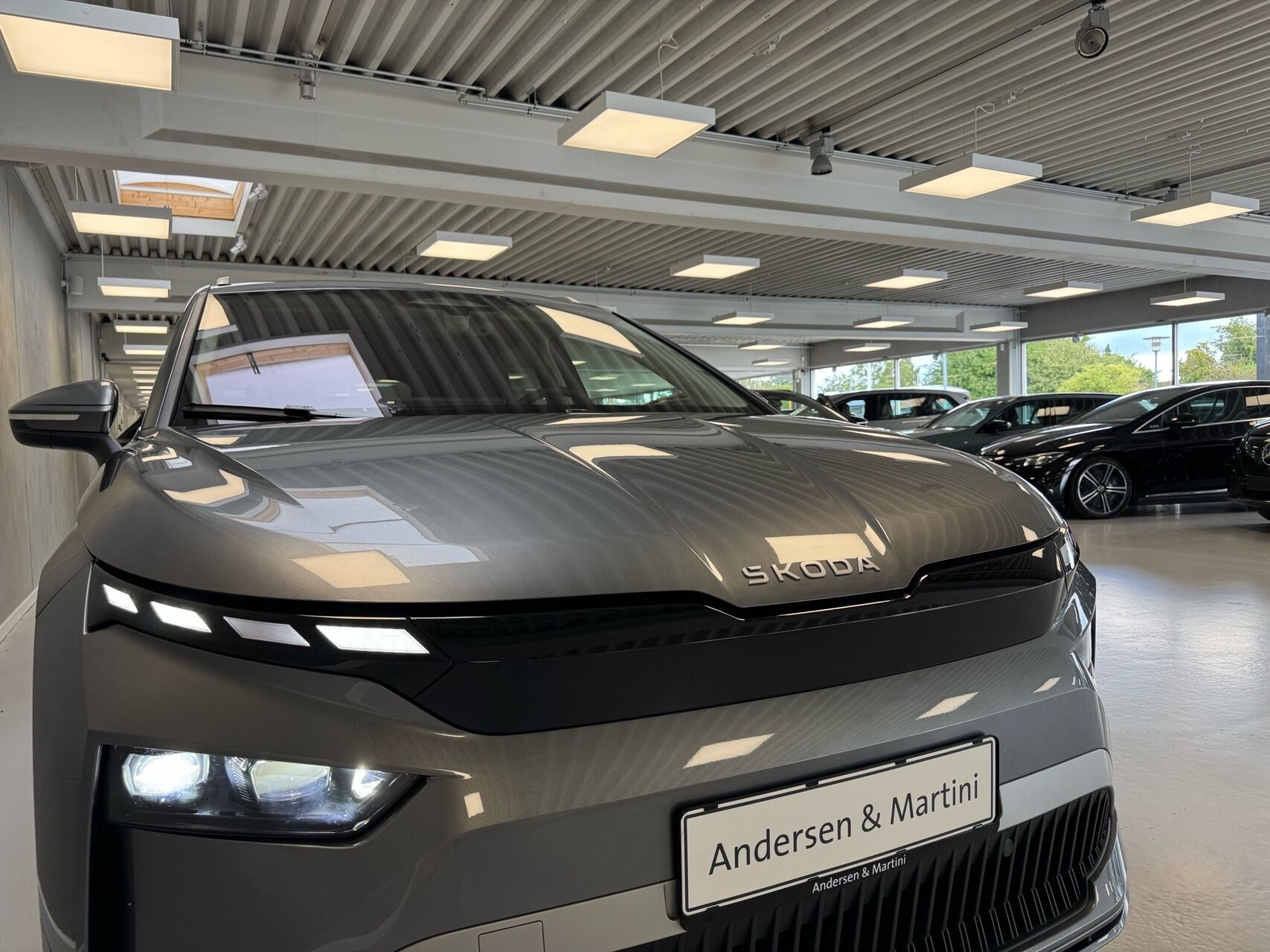 Grå Skoda Enyaq fra 2026