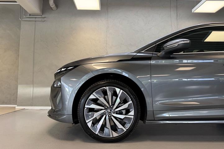 Grå Skoda Enyaq fra 2026