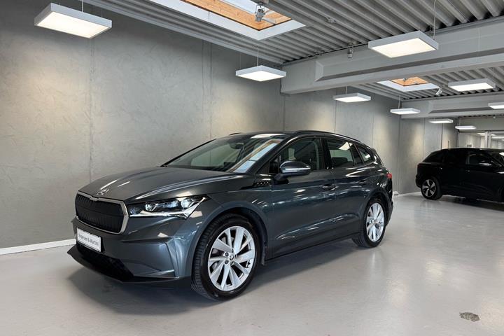 Grå Skoda Enyaq fra 2021