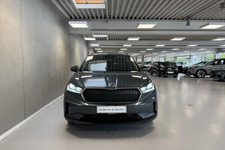 Grå Skoda Enyaq fra 2021