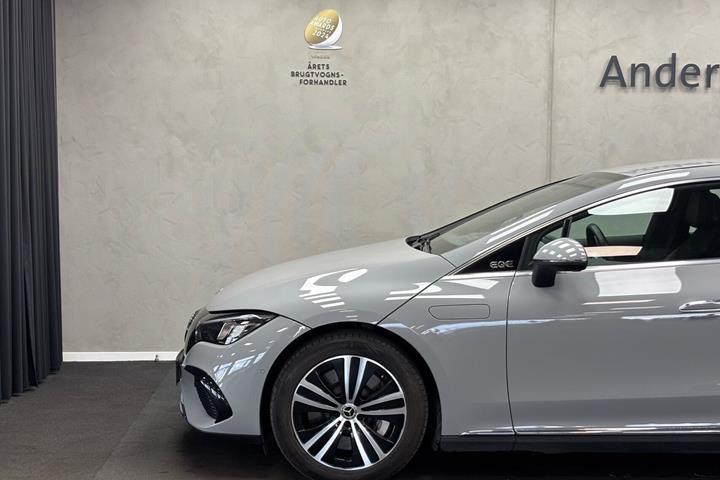 Grå Mercedes EQE 350+ fra 2023