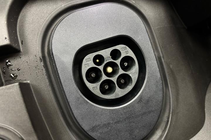 Grå Audi A6 fra 2026