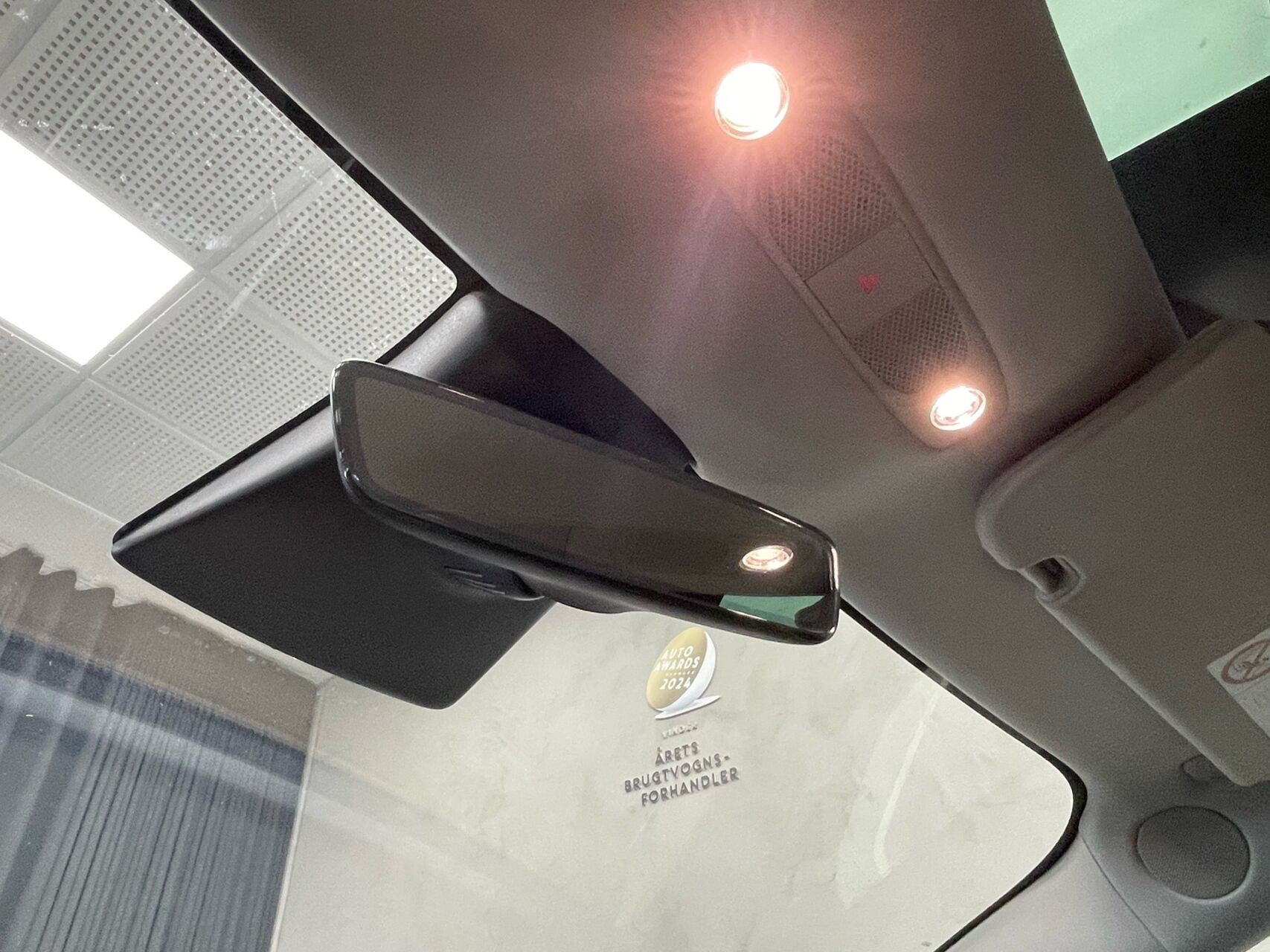 Hvid Tesla Model 3 fra 2022