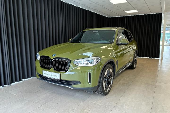 Blå BMW iX3 fra 2021