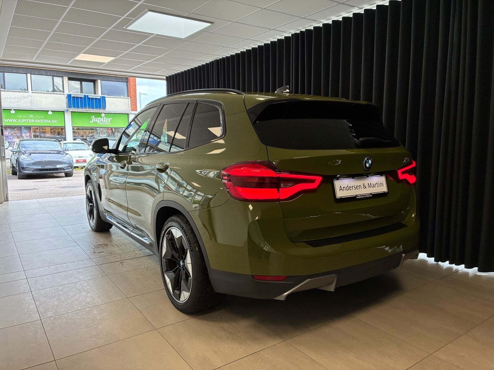 Blå BMW iX3 fra 2021