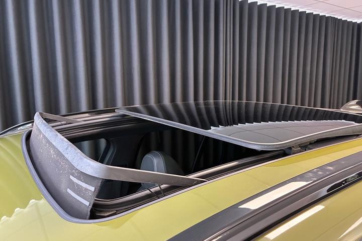 Blå BMW iX3 fra 2021