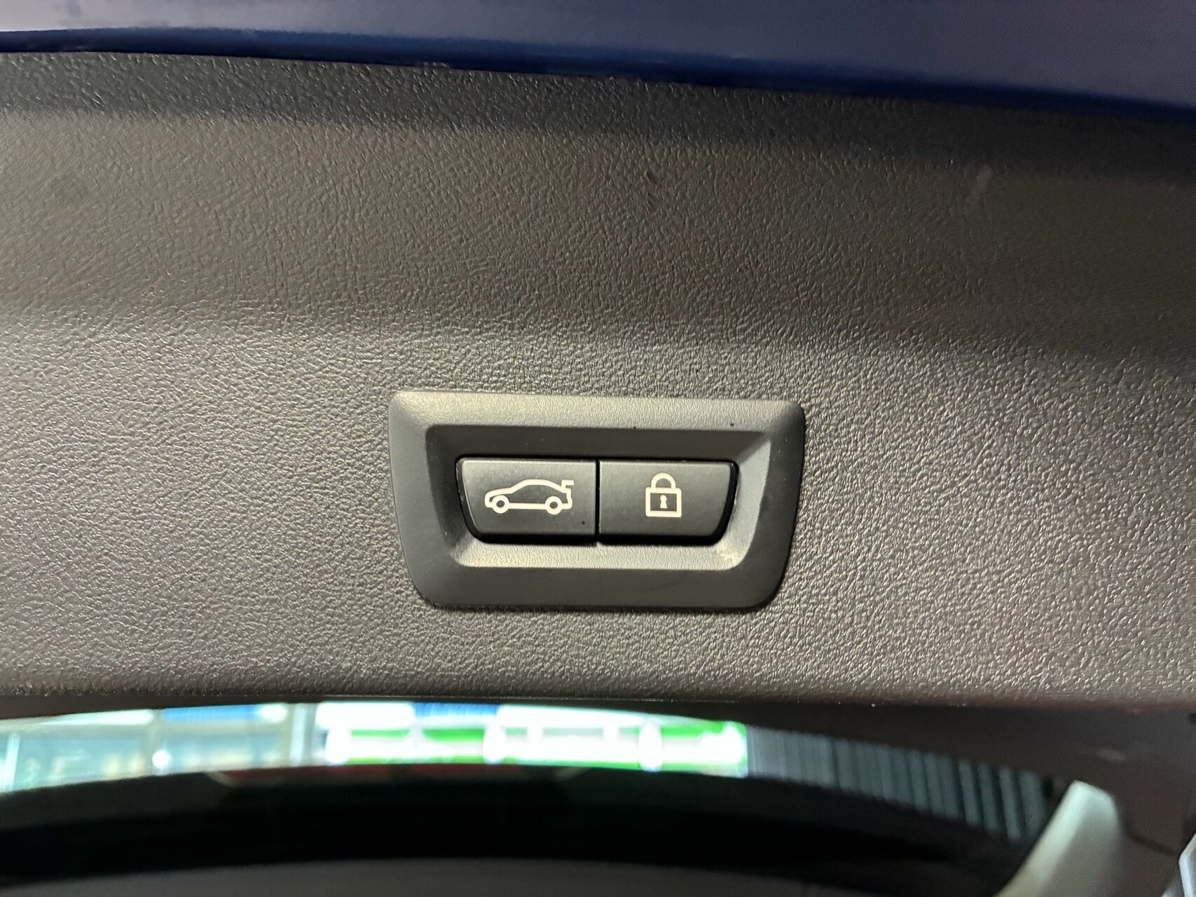 Blå BMW iX3 fra 2021