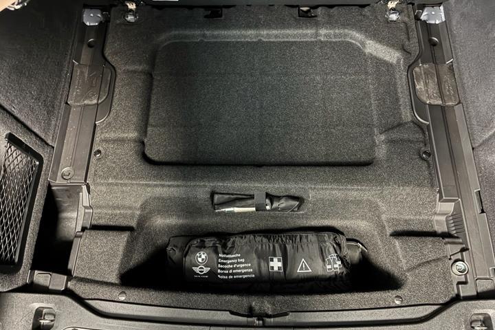 Blå BMW iX3 fra 2021
