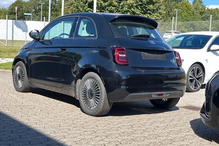 Sort Fiat 500e fra 2023