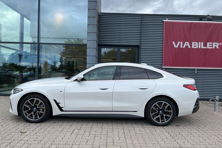 Hvid BMW i4 fra 2023