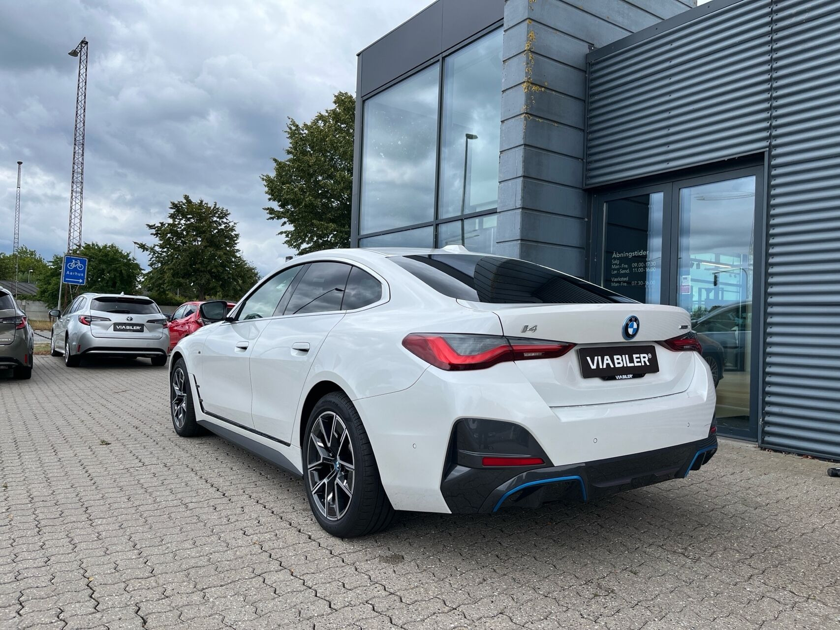 Hvid BMW i4 fra 2023