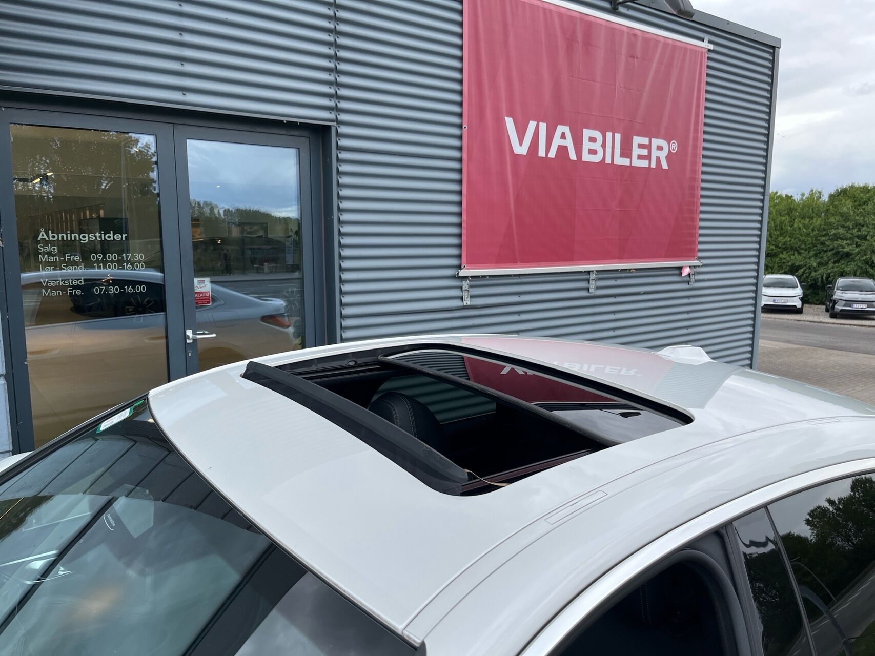 Hvid BMW i4 fra 2023