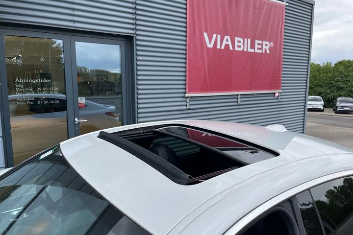 Hvid BMW i4 fra 2023