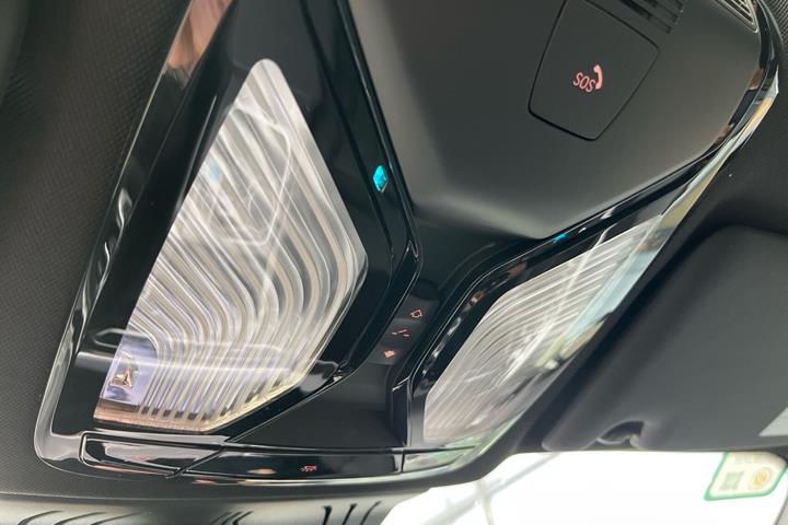 Hvid BMW i4 fra 2023