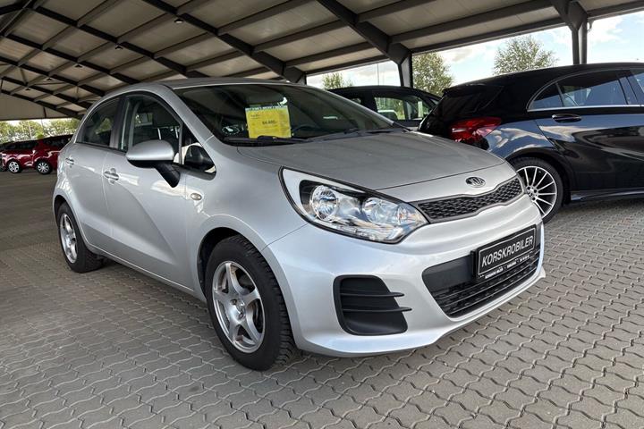 Sølv Kia Rio fra 2015