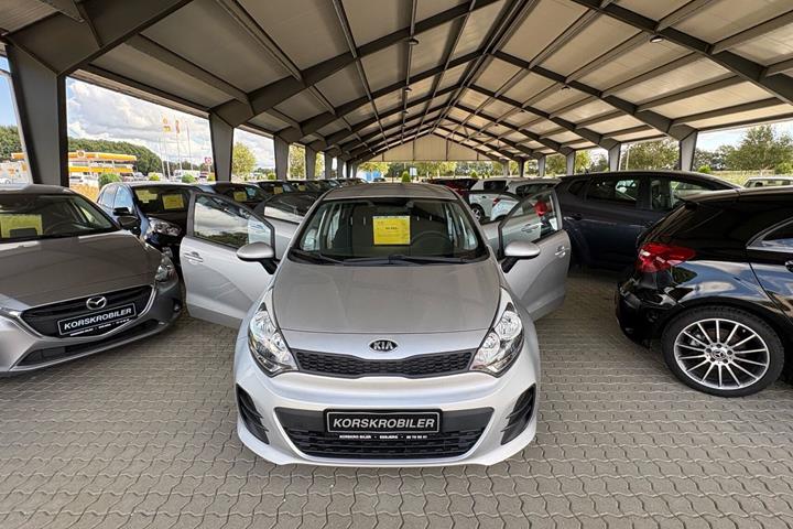 Sølv Kia Rio fra 2015