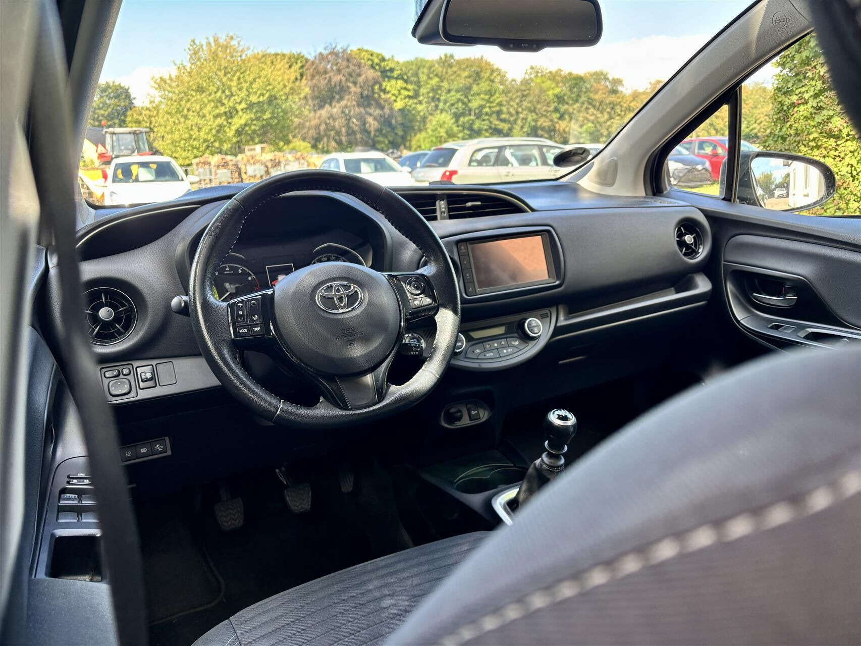 Sort Toyota Yaris fra 2019