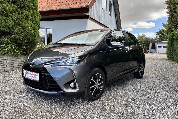 Sort Toyota Yaris fra 2019