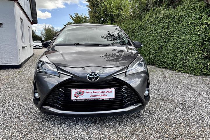 Sort Toyota Yaris fra 2019