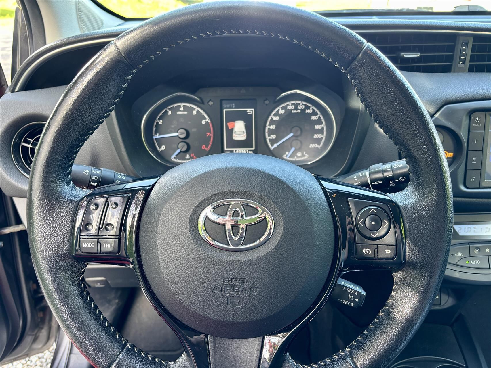Sort Toyota Yaris fra 2019