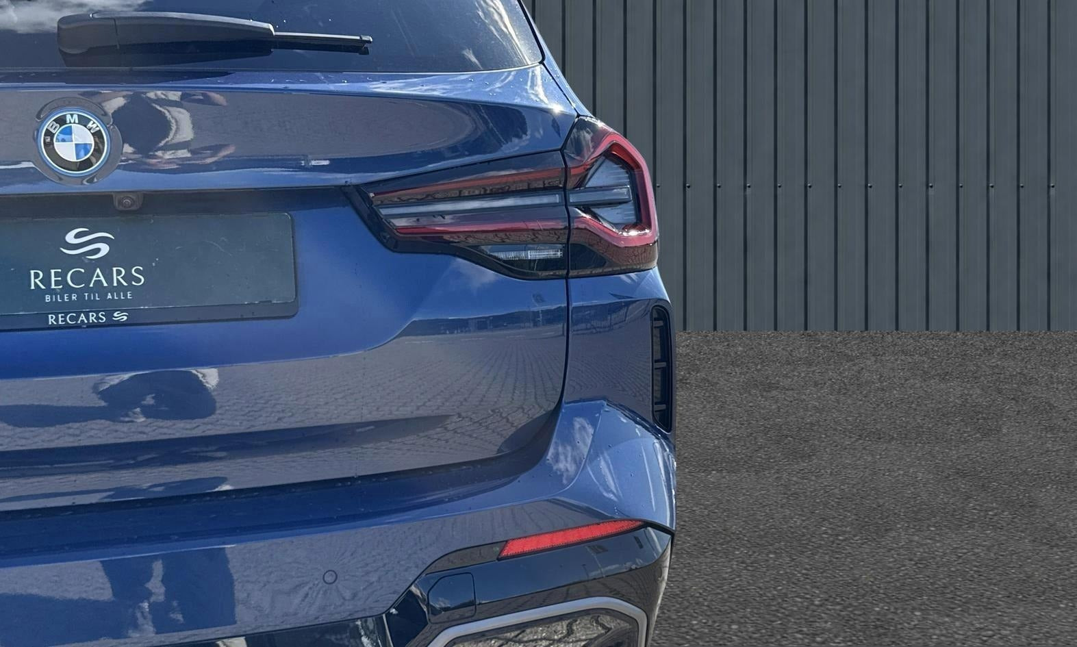 Blå BMW iX3 fra 2024