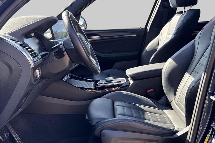 Blå BMW iX3 fra 2024