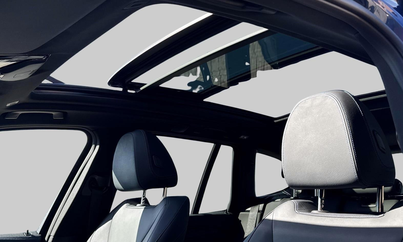 Blå BMW iX3 fra 2024
