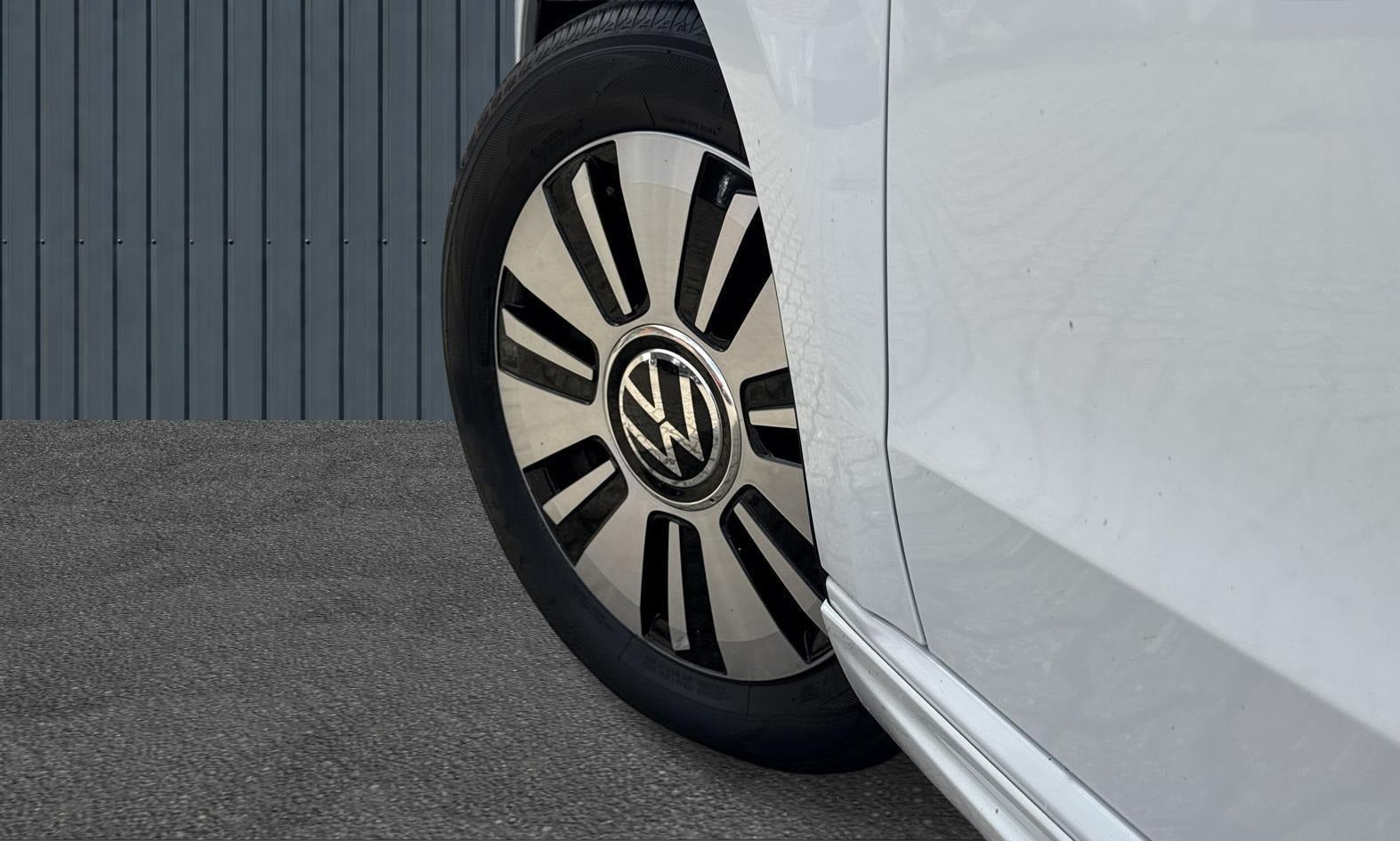 Hvid VW E-UP! fra 2021
