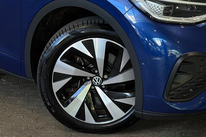 Blå VW ID.5 fra 2023