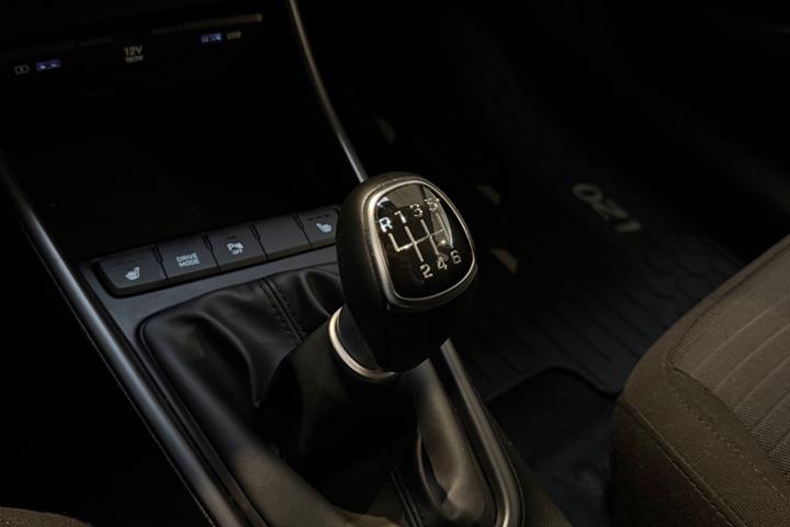 Hvid Hyundai i20 fra 2022