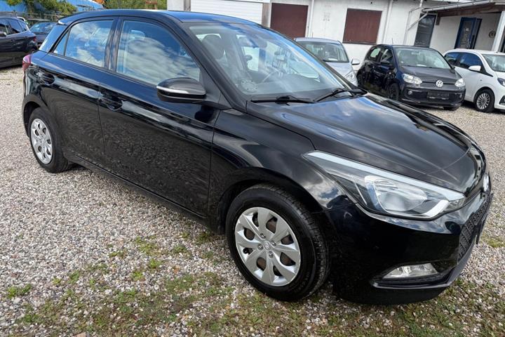 Sort Hyundai i20 fra 2017