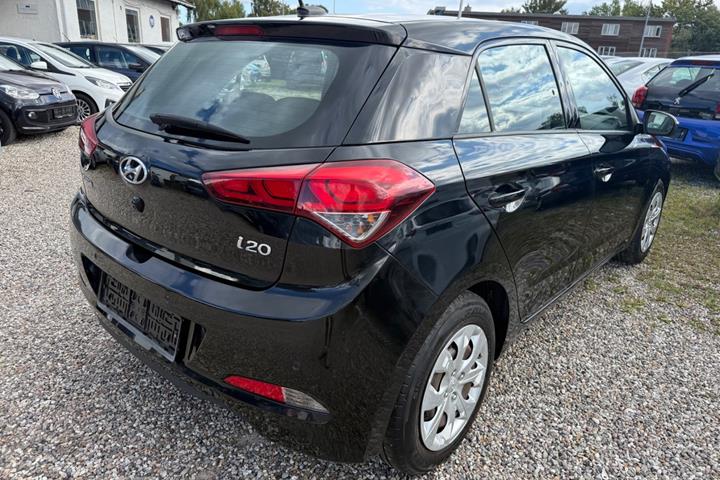 Sort Hyundai i20 fra 2017