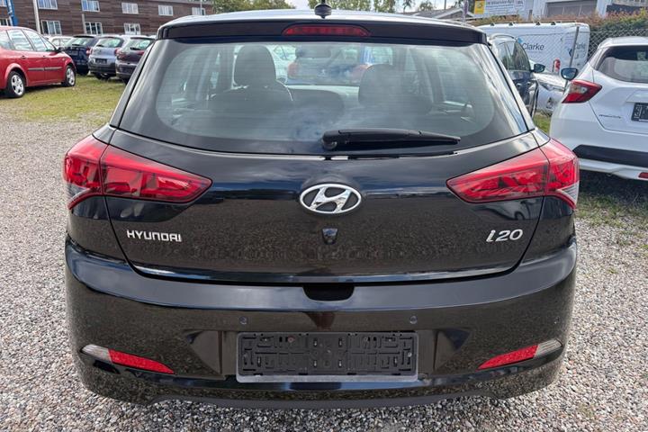 Sort Hyundai i20 fra 2017
