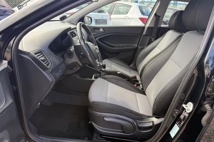 Sort Hyundai i20 fra 2017