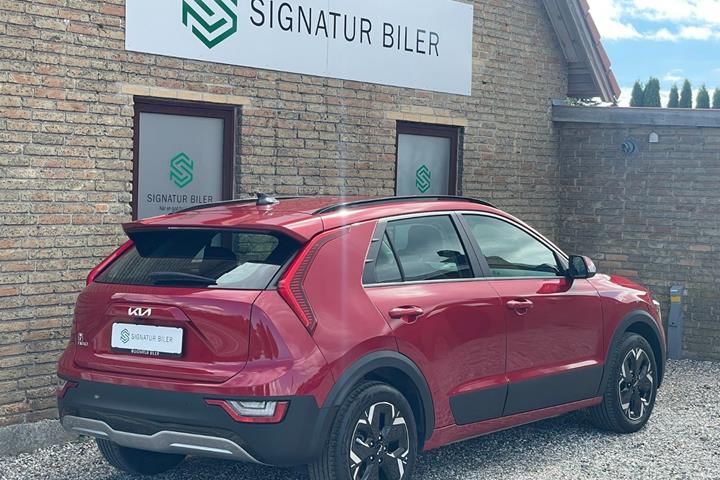 Rød Kia Niro fra 2024