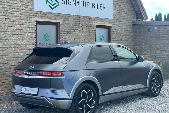 Grå Hyundai Ioniq 5 fra 2024