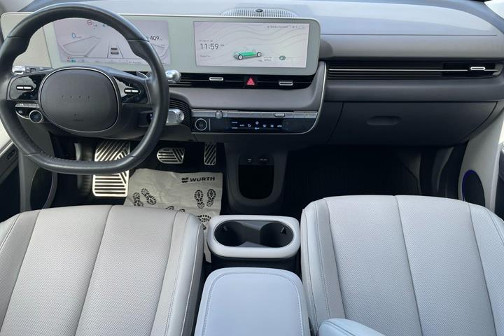 Grå Hyundai Ioniq 5 fra 2024