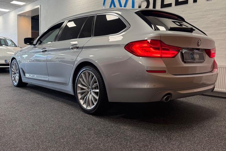 Sølv BMW 520d fra 2019