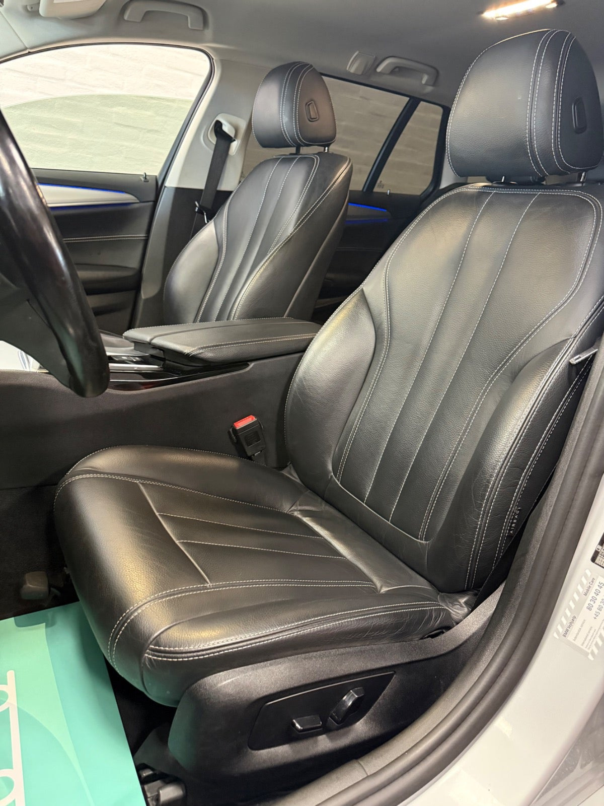 Sølv BMW 520d fra 2019