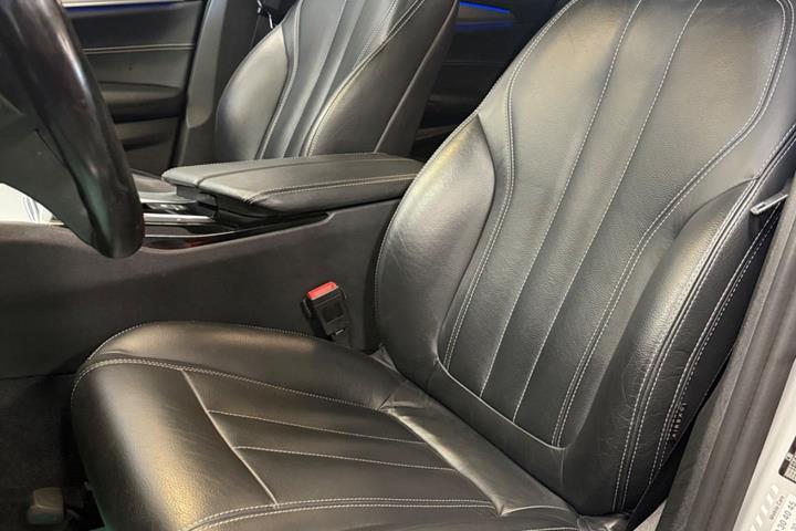 Sølv BMW 520d fra 2019