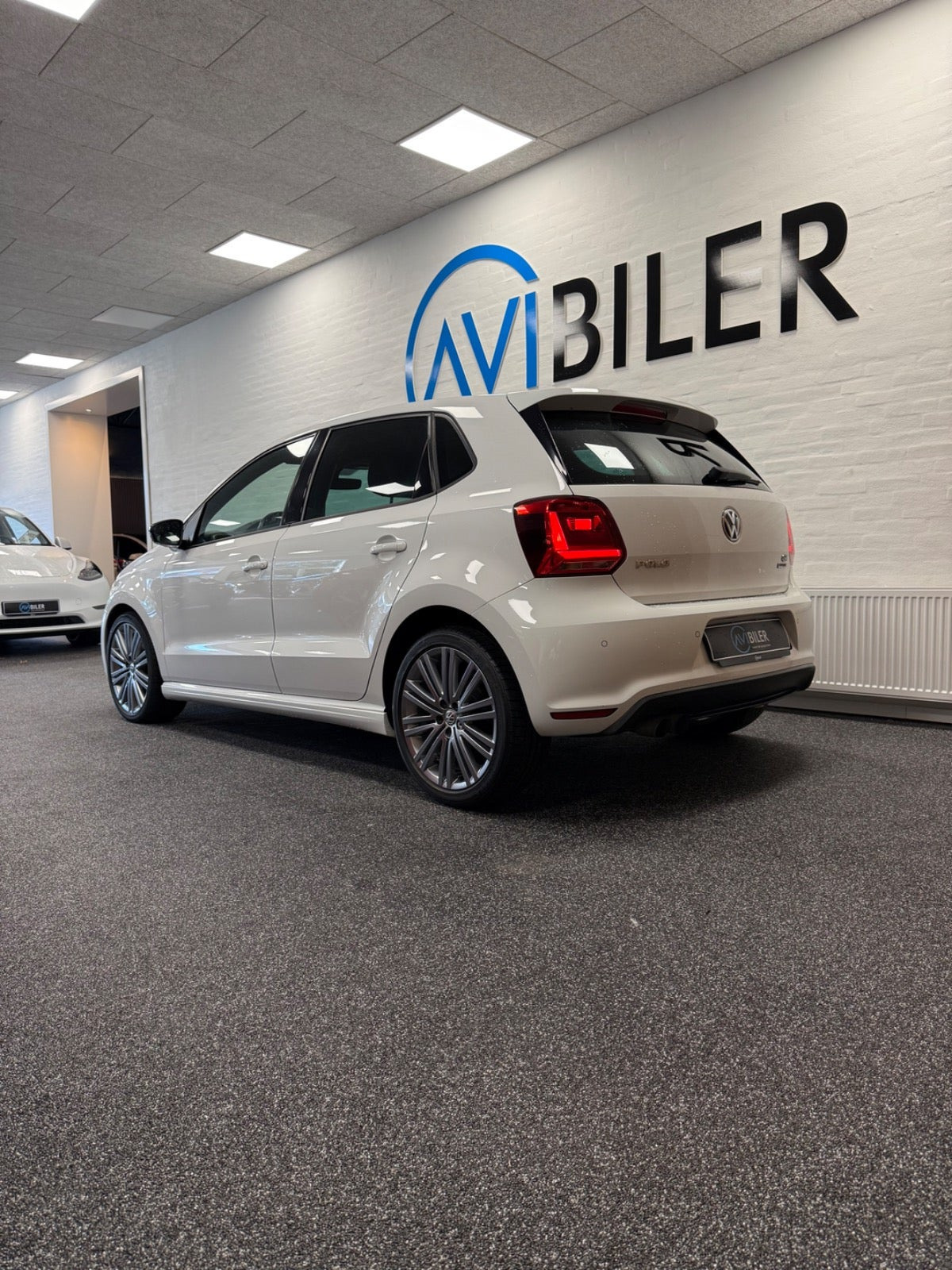 Hvid VW Polo fra 2017