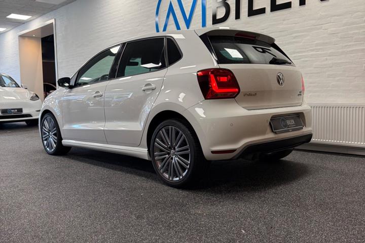 Hvid VW Polo fra 2017