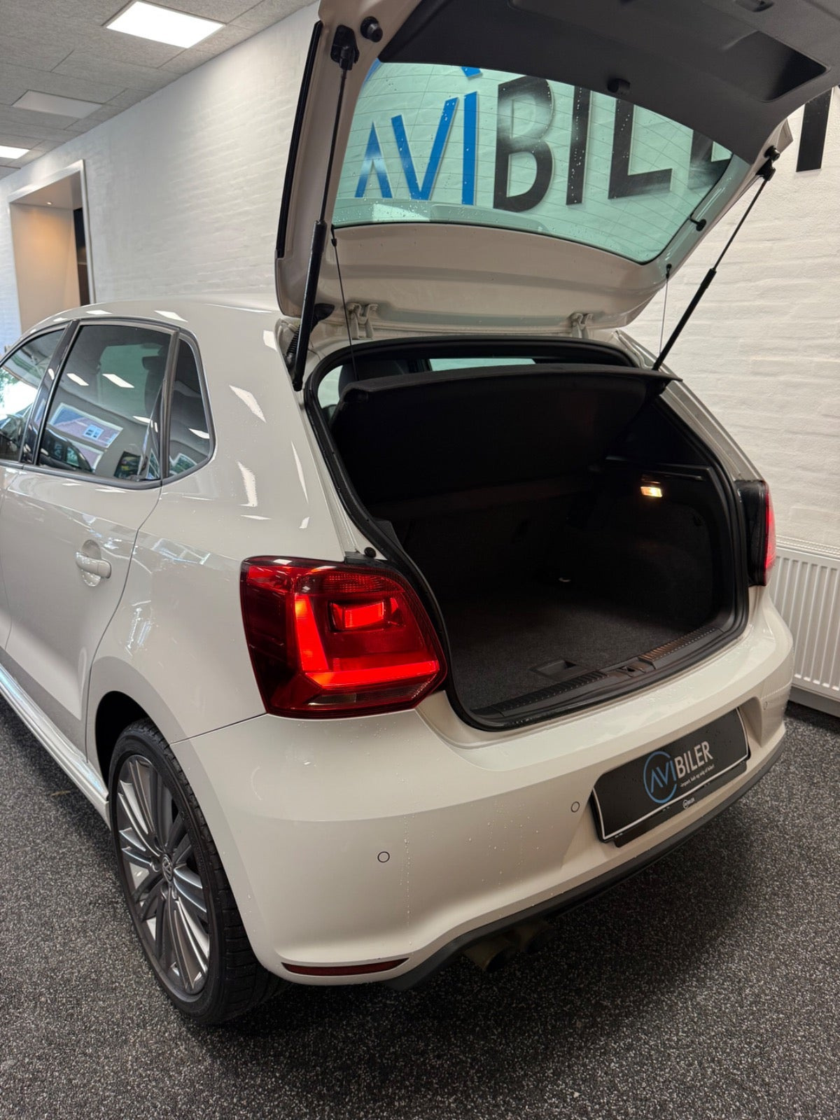 Hvid VW Polo fra 2017