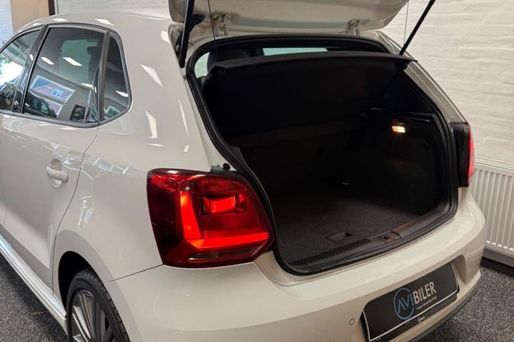 Hvid VW Polo fra 2017