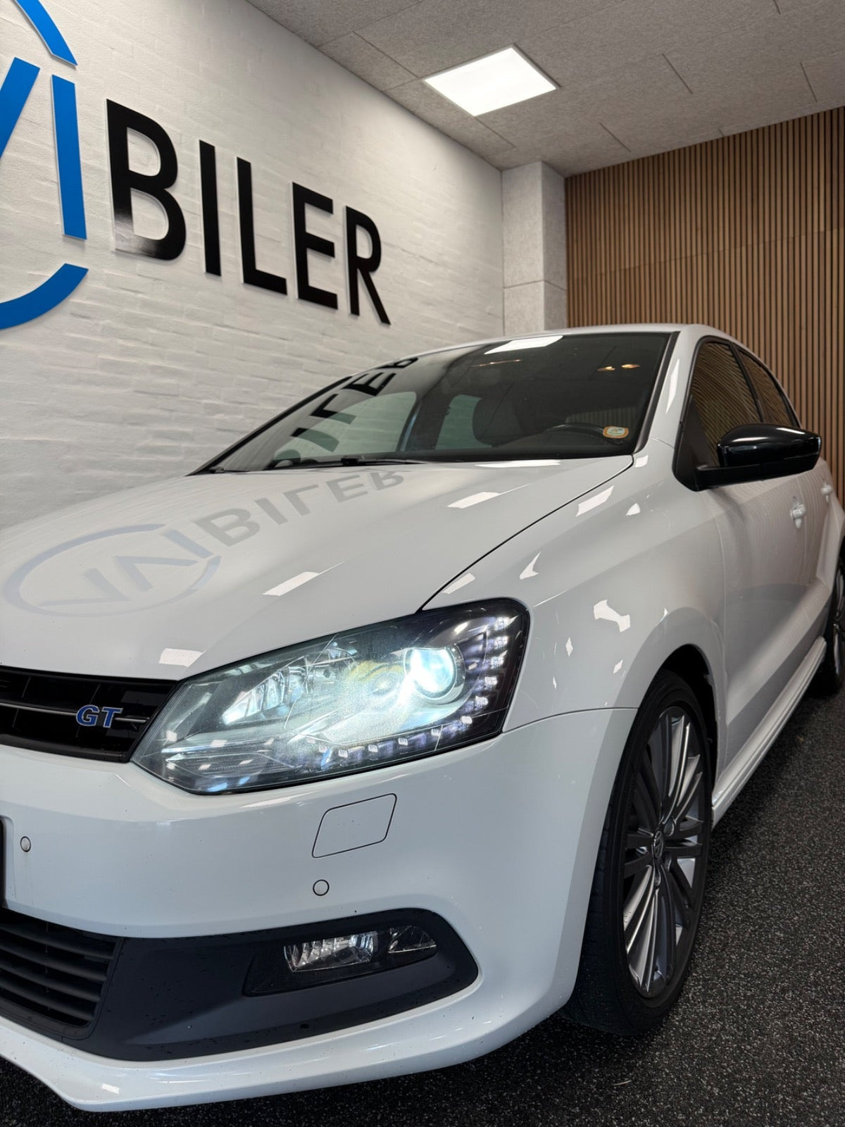 Hvid VW Polo fra 2017