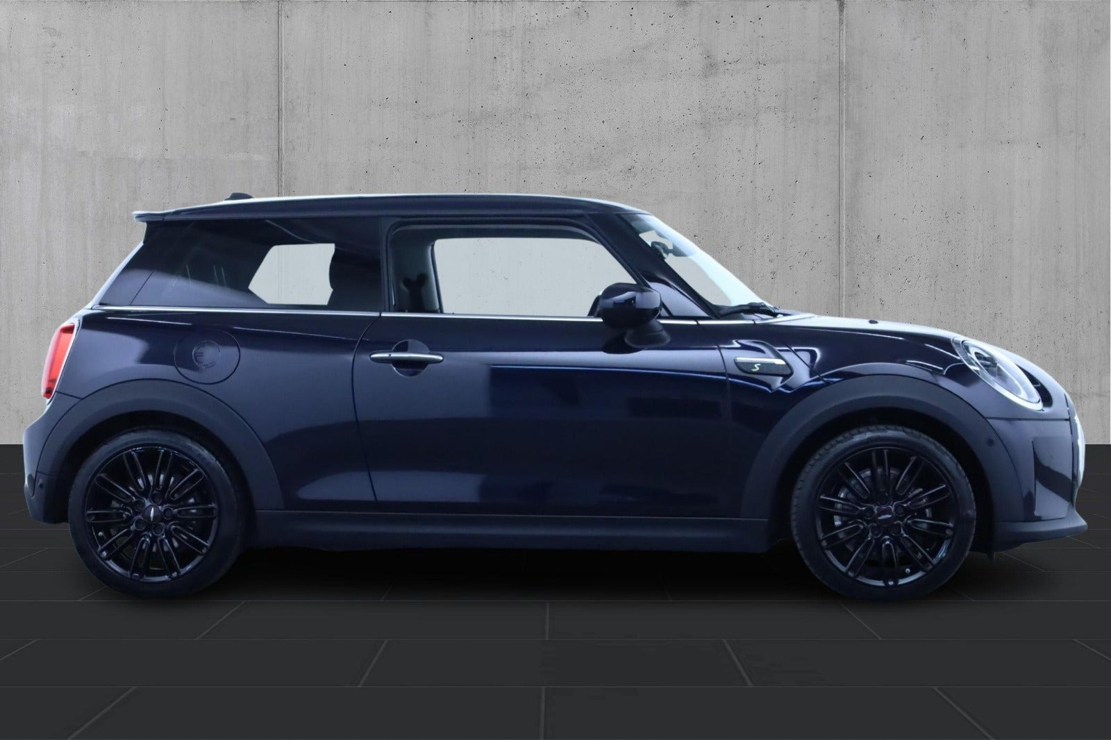 Blå Mini Cooper SE fra 2023