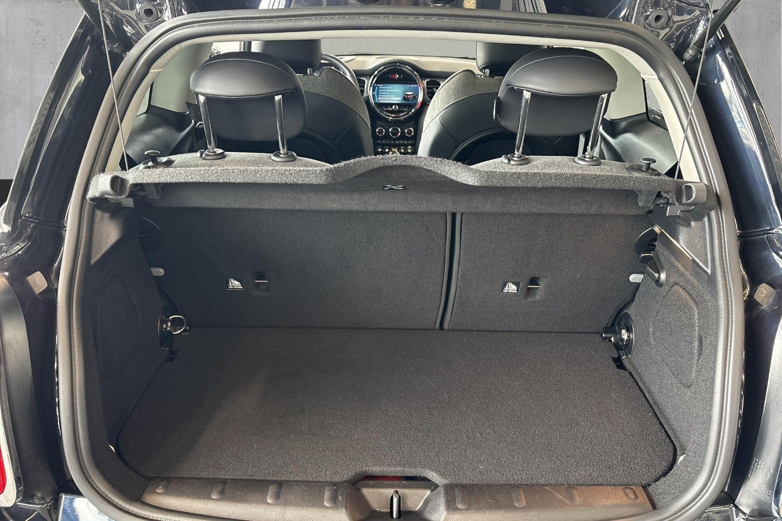 Blå Mini Cooper SE fra 2023